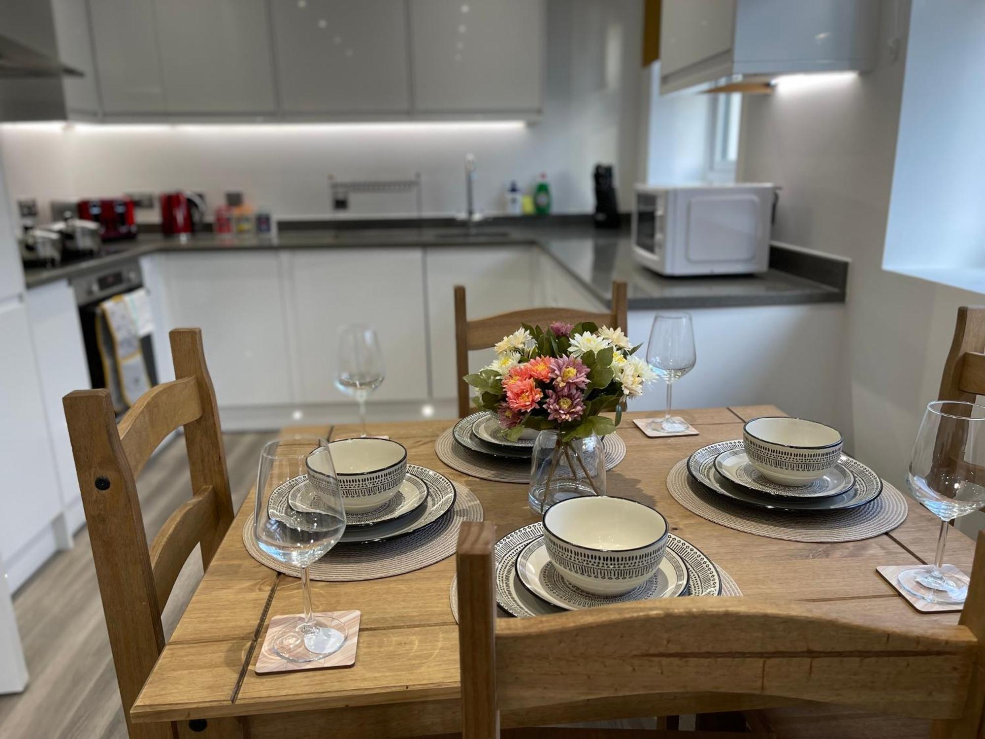 Hatfield Haven - Modern 2-Bed Retreat Near Uni, Business Park & City Center, Free Parking, Big Savings On Longer Stays Exterior foto